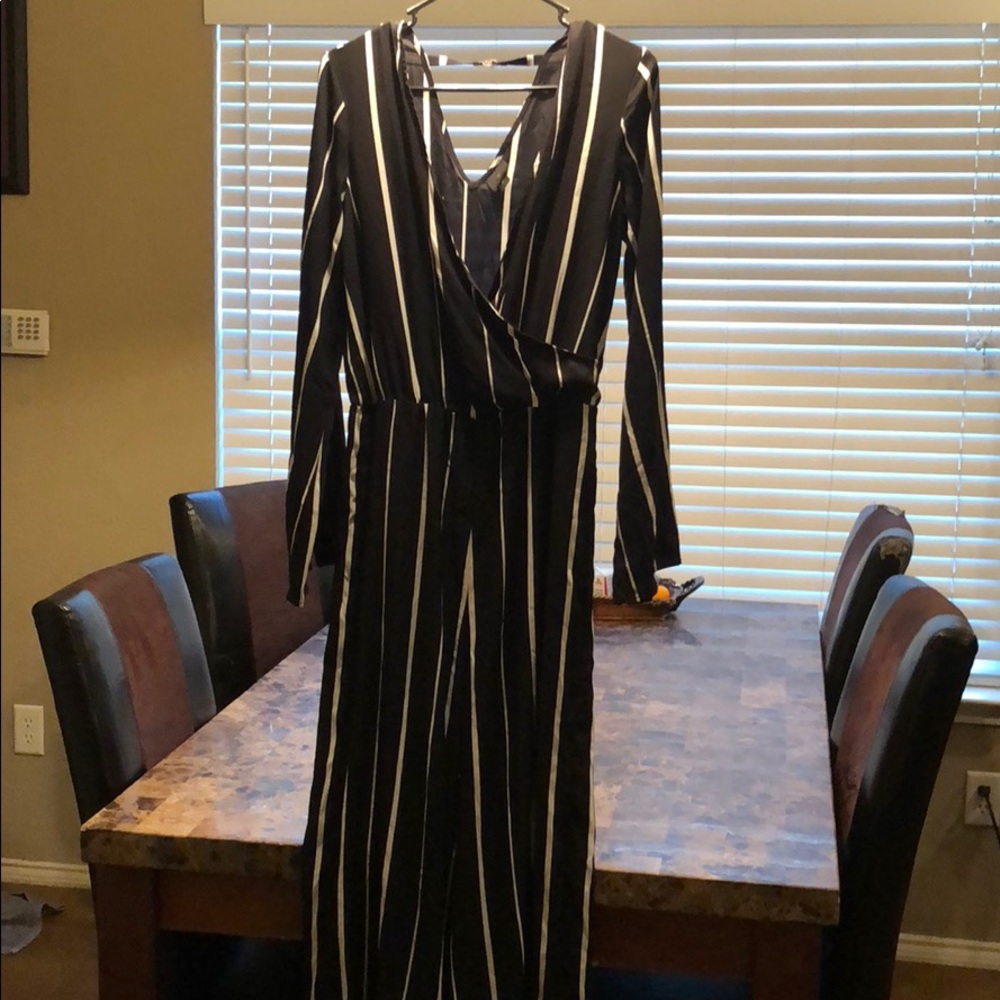 BLACK AND WHITE JUMPSUIT